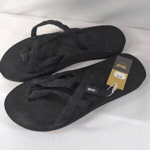 TEVA Olowahu Flip Flops Black on Black Sandals Thongs 6840-W NEW Women 8 Strappy